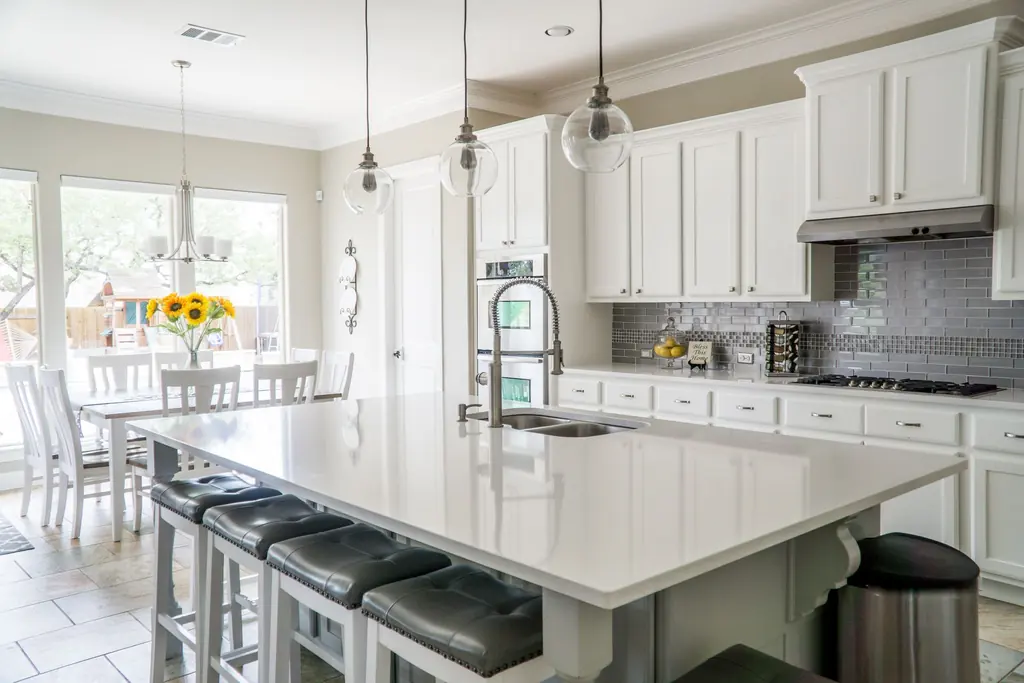Remodelled kitchen interior — Kitchen Remodeling